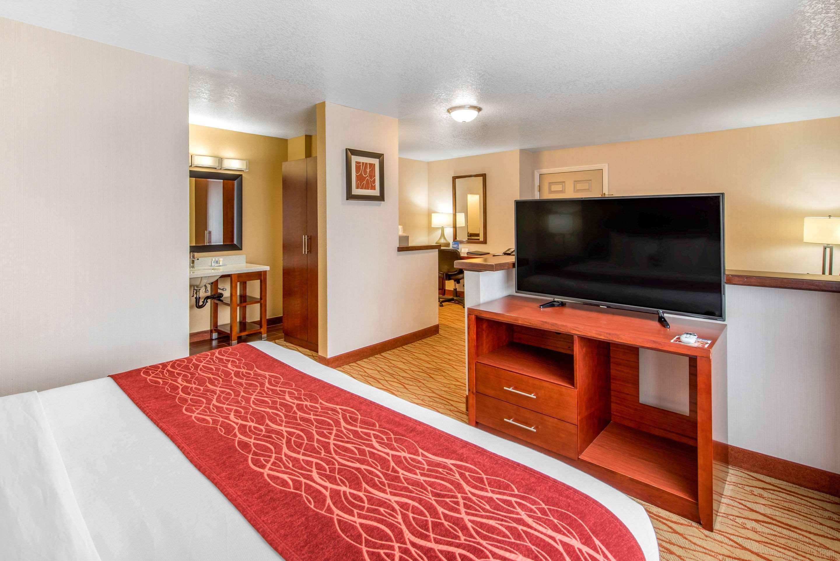 Comfort Inn Mount Shasta Area Уид Экстерьер фото